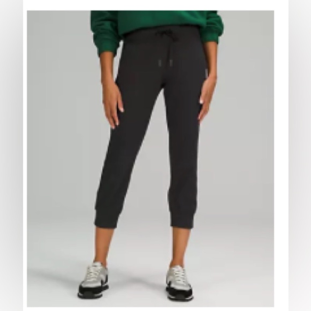 Lululemon Ready to Rulu High Rise cropped  Jogger, size 10